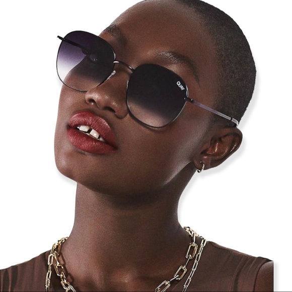 QUAY Jezabell Sunglasses Black Frame Black Gradient Lenses Round Unisex - Picture 5 of 10